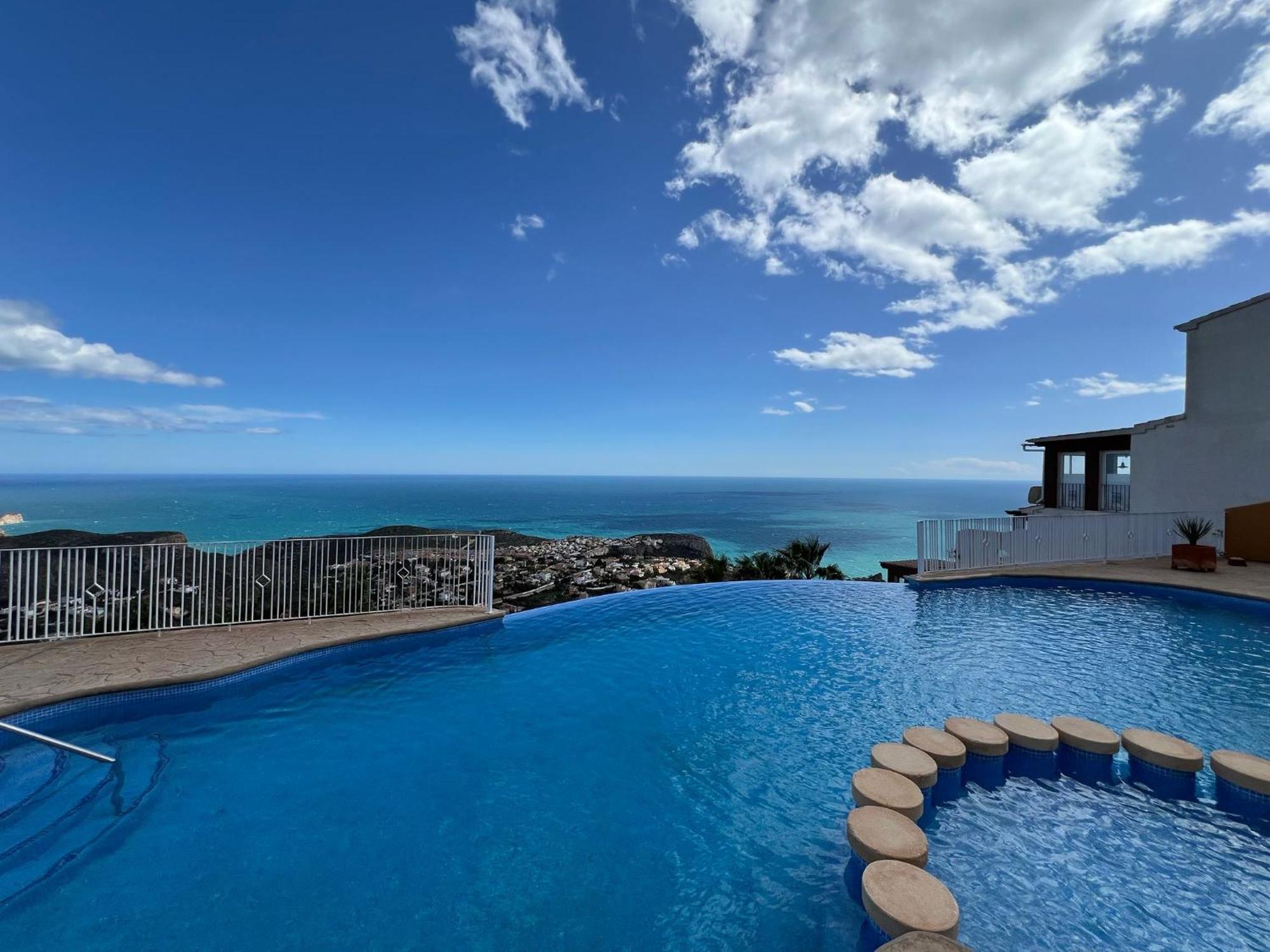 Apartamento Con Vistas Al Mar Cumbre Del Sol By Alterhome Bagian luar foto
